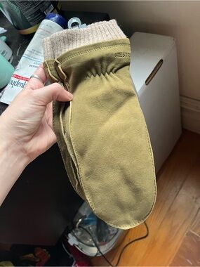 Hestra Green Raw Edge Chamois Mittens